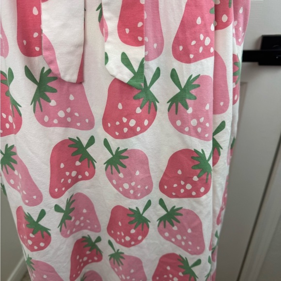 Monica + Andy Strawberry Print Robe Size XS. #335 - Picture 11 of 13